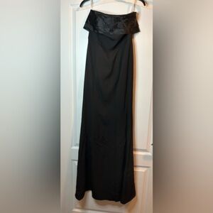 Lulus Black Strapless Fit‎ and Flare Evening Gown Sz Medium NWOT Stunning